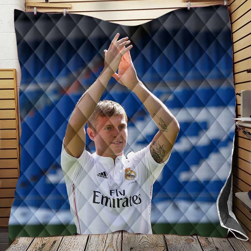 Competitive La Liga Football Player Toni Kroos Quilt Blanket