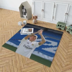 Competitive La Liga Football Player Toni Kroos Rug 1