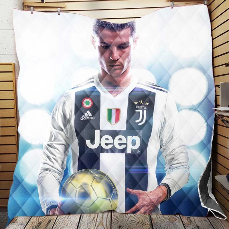 Cristiano Ronaldo Committed Juve sports Player Quilt Blanket