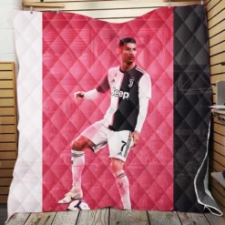 Cristiano Ronaldo in juventus Club Quilt Blanket