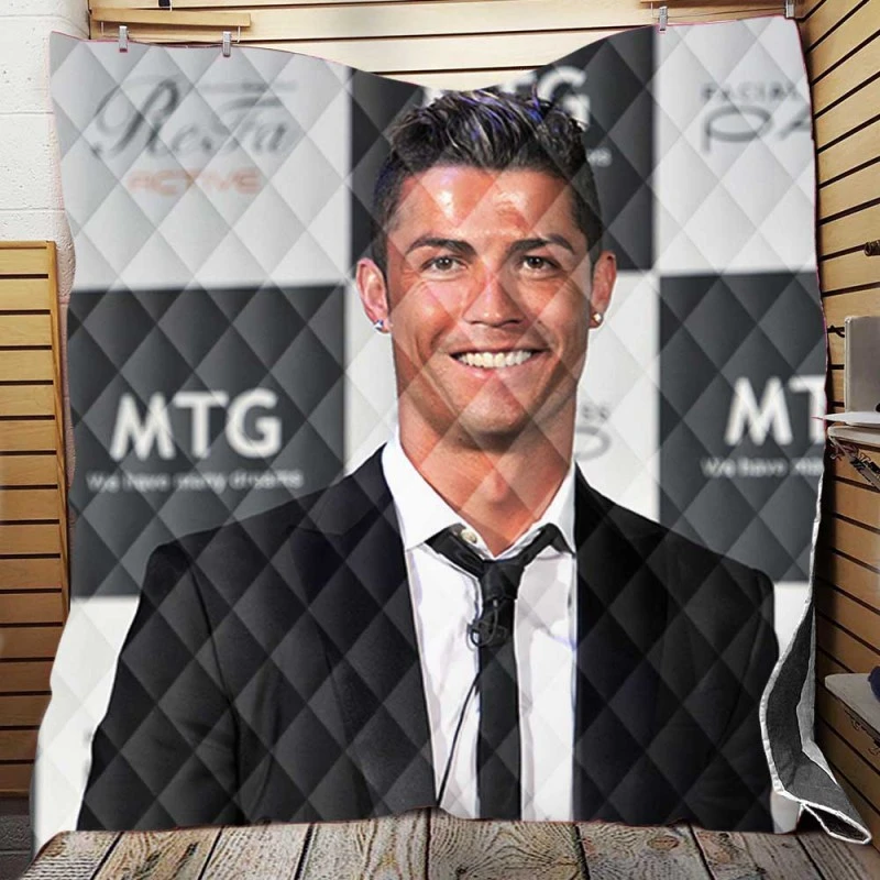 Cristiano Ronaldo spright Football Player Quilt Blanket