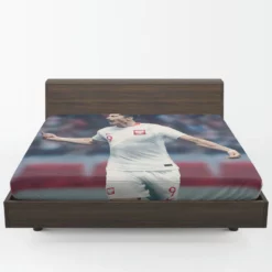 Encouraging Football Player Robert Lewandowski Fitted Sheet 1