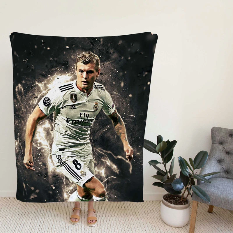 Extraordinary Football Player Toni Kroos Fleece Blanket