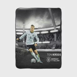 Germany Football Player Toni Kroos Fleece Blanket 1