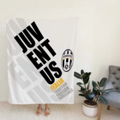 Juve Italia Traditional Football Club Logo Fleece Blanket