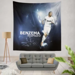 Karim Benzema Graceful Football Player Tapestry