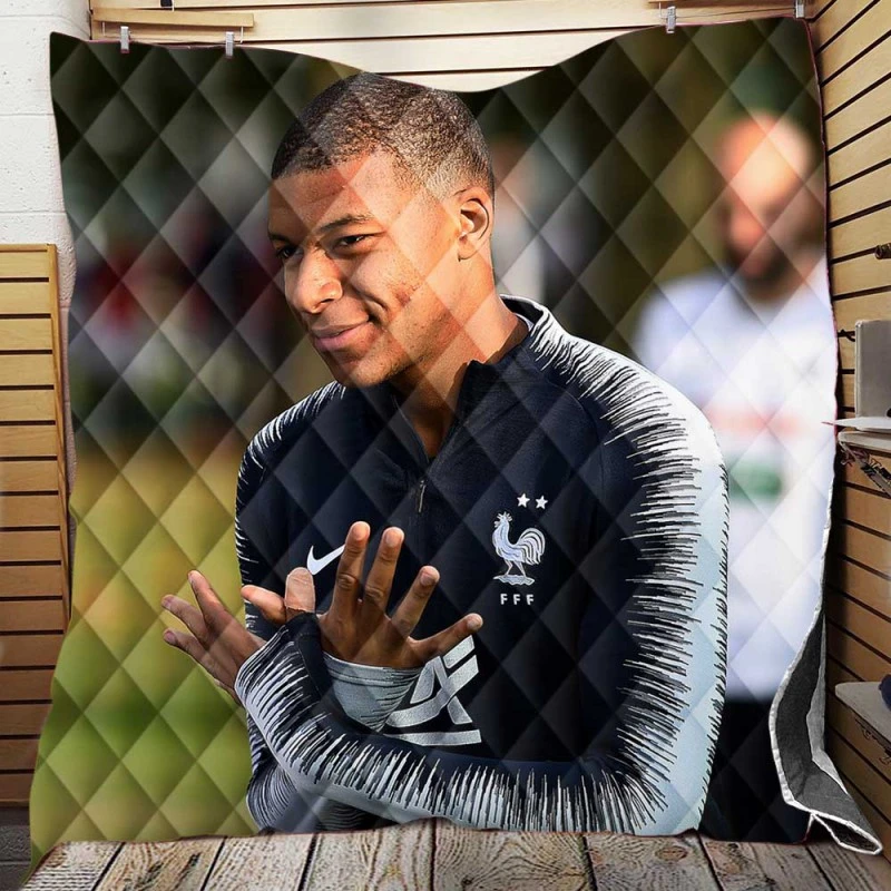 Kylian Mbappe Lottin  France Coupes de France Player Quilt Blanket