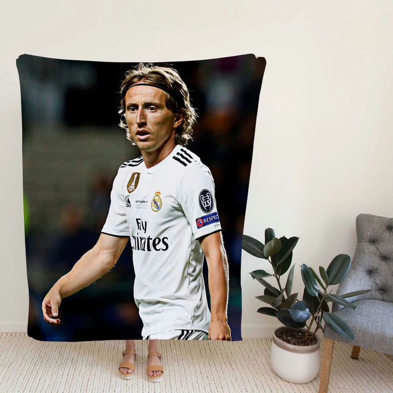 Luka Modric Powerful Football Player Fleece Blanket