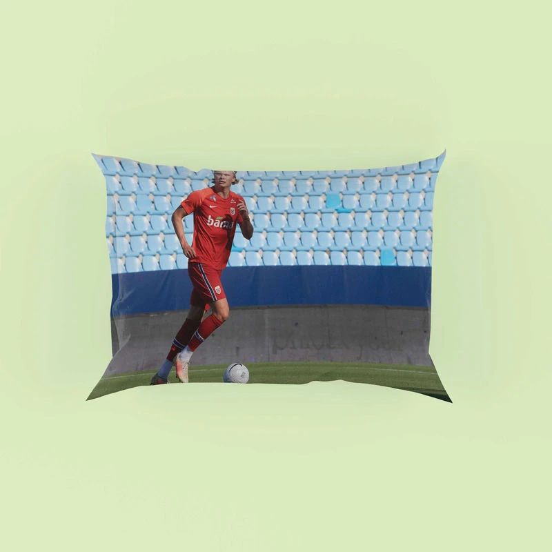 Norwegian Active Player Erling Haaland Pillow Case