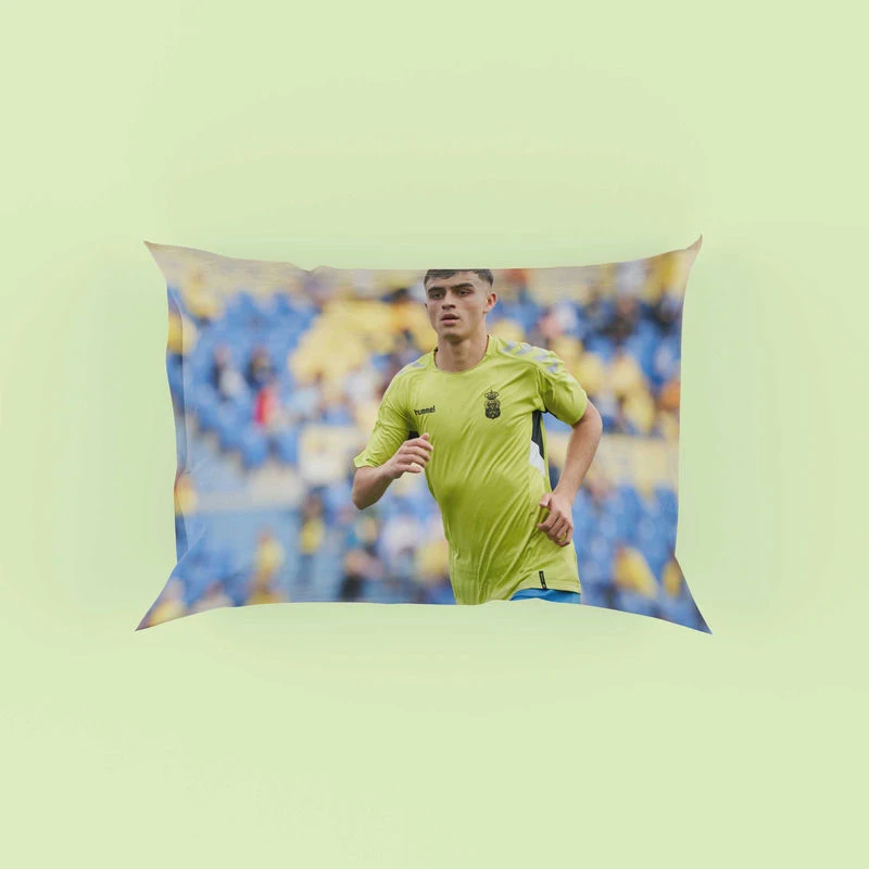 Spanish Professional Football Player Pedri Pillow Case