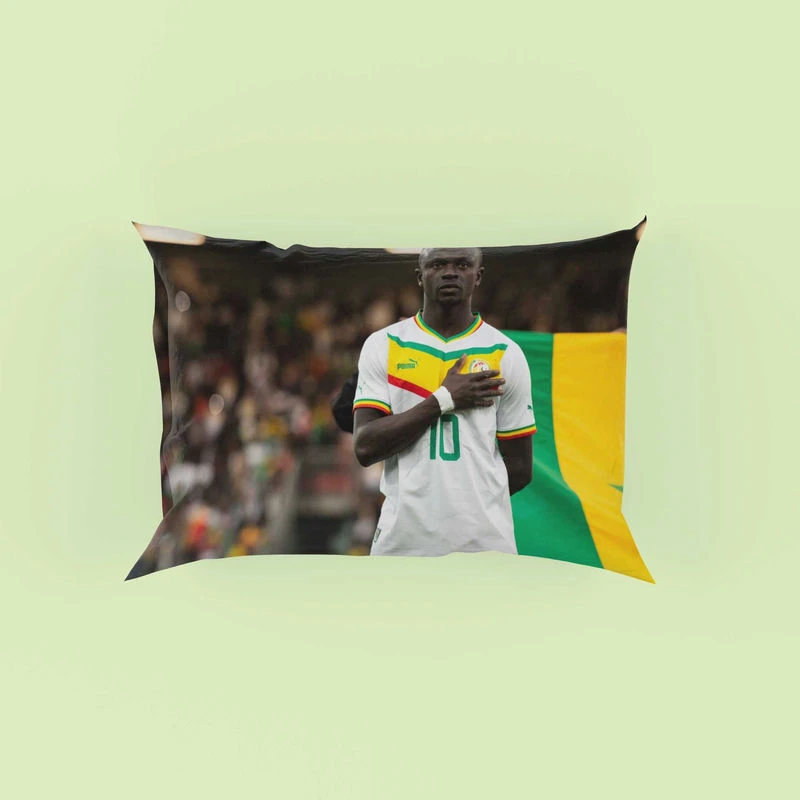 Sadio Mane enduring Football Pillow Case