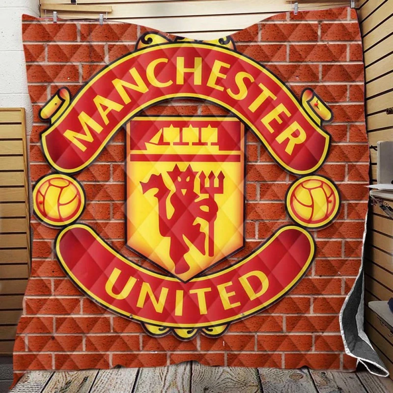 Manchester United FC Active Football Club Quilt Blanket
