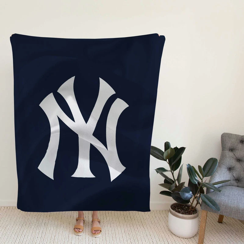 New York Yankees Graceful MLB Team Fleece Blanket