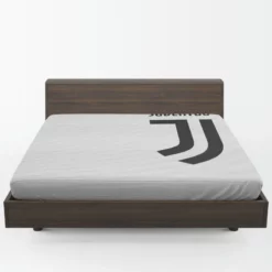 Persistent Football Club Juventus Logo Fitted Sheet 1