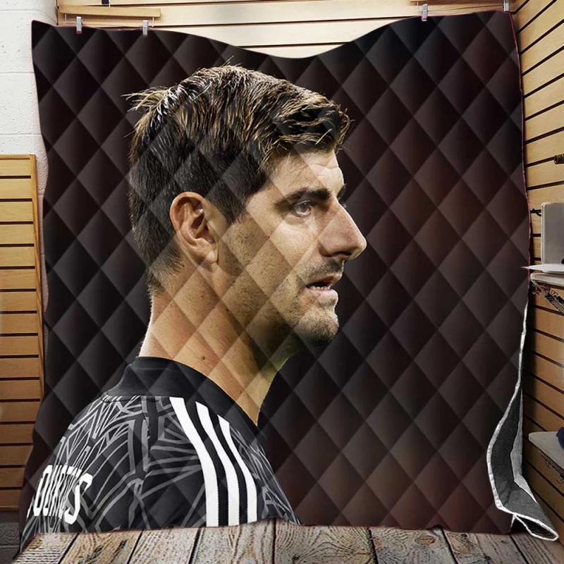 Popular Football Thibaut Courtois Quilt Blanket