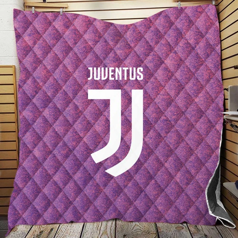 Powerful Italian Soccer Club Juventus FC Quilt Blanket