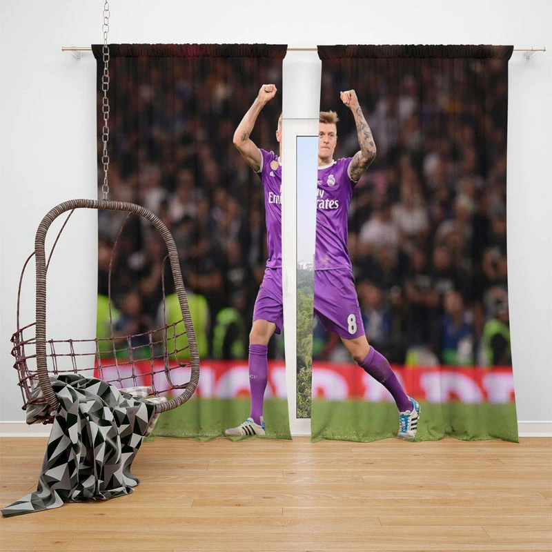 Toni Kroos Capable German Soccer Player Window Curtain