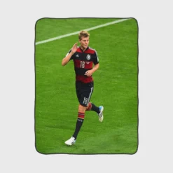 Toni Kroos Committed Gernamy Sports Player Fleece Blanket 1