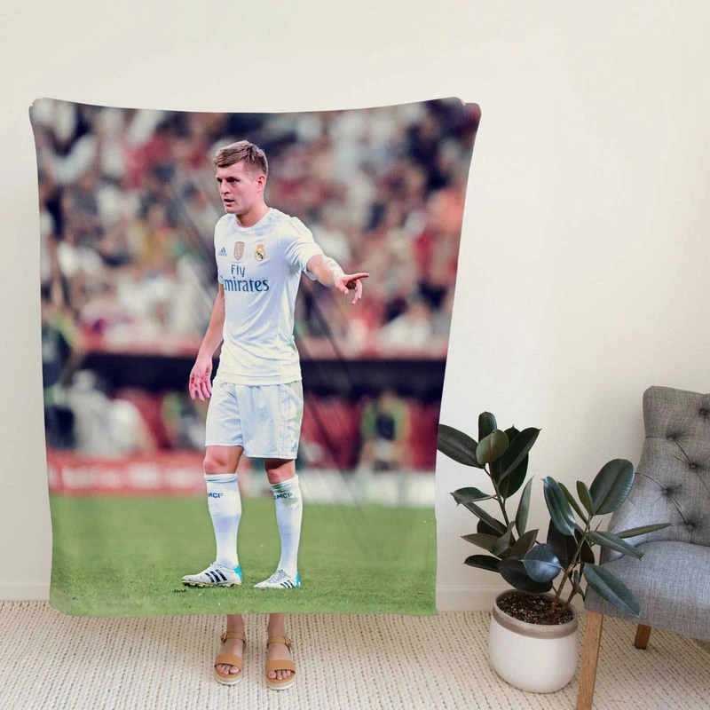 Toni Kroos Focused Madrid Football Player Fleece Blanket