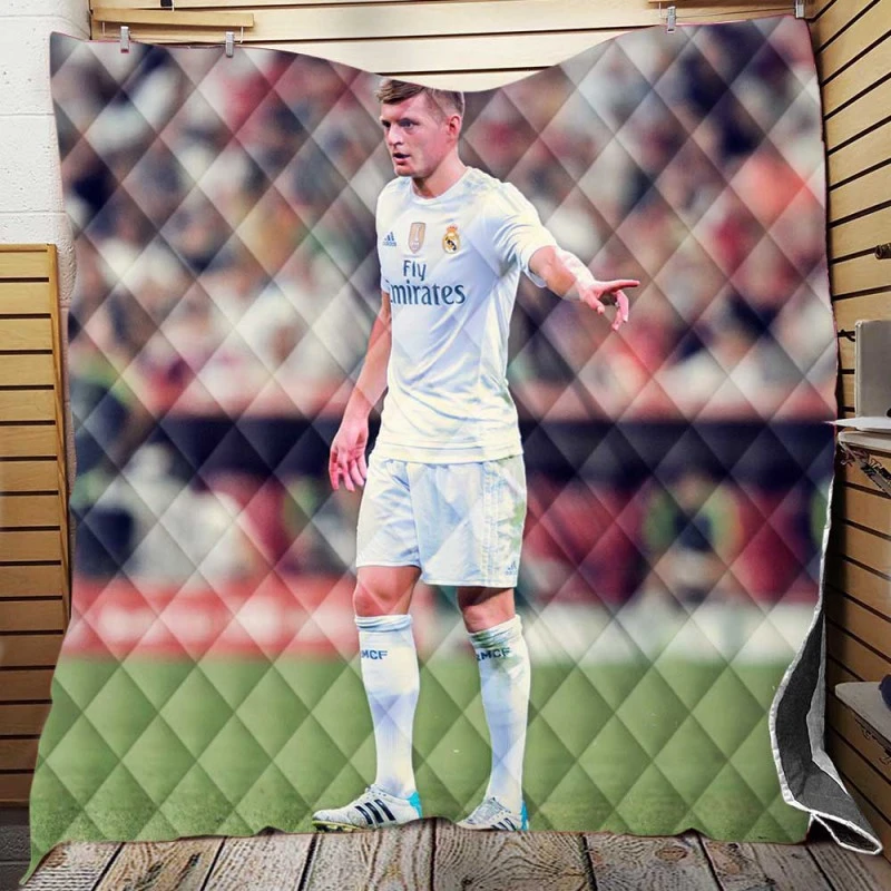 Toni Kroos Focused Madrid Football Player Quilt Blanket