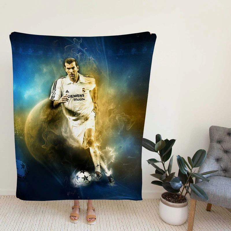 Zinedine Zidane Focused Madrid Footballer Fleece Blanket