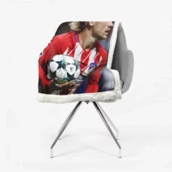 Antoine Griezmann in Atlatico Madrid Jersey Sherpa Fleece Blanket 2