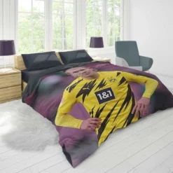 Awesome Forward Erling Haaland Duvet Cover 1