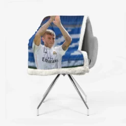 Competitive La Liga Football Player Toni Kroos Sherpa Fleece Blanket 2