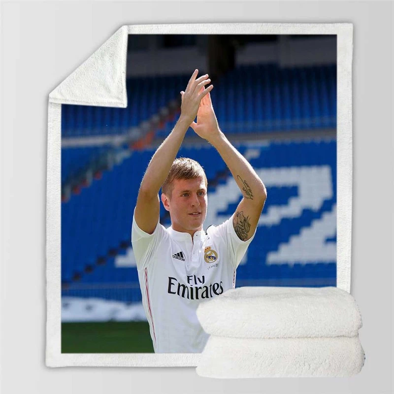 Competitive La Liga Football Player Toni Kroos Sherpa Fleece Blanket