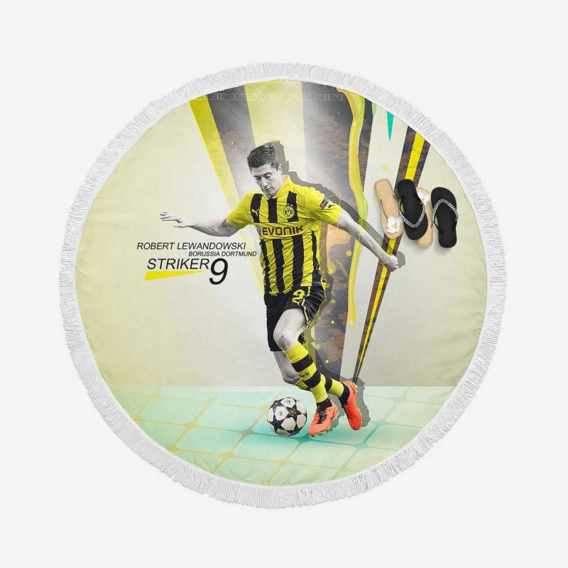 Confident BVB Soccer Player Lewandowski Round Beach Towel