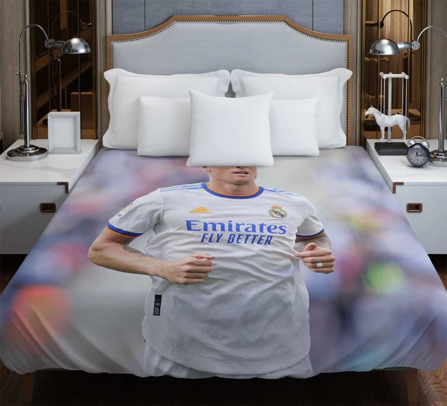 Confident Soccer Player Toni Kroos Duvet Cover