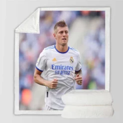 Confident Soccer Player Toni Kroos Sherpa Fleece Blanket