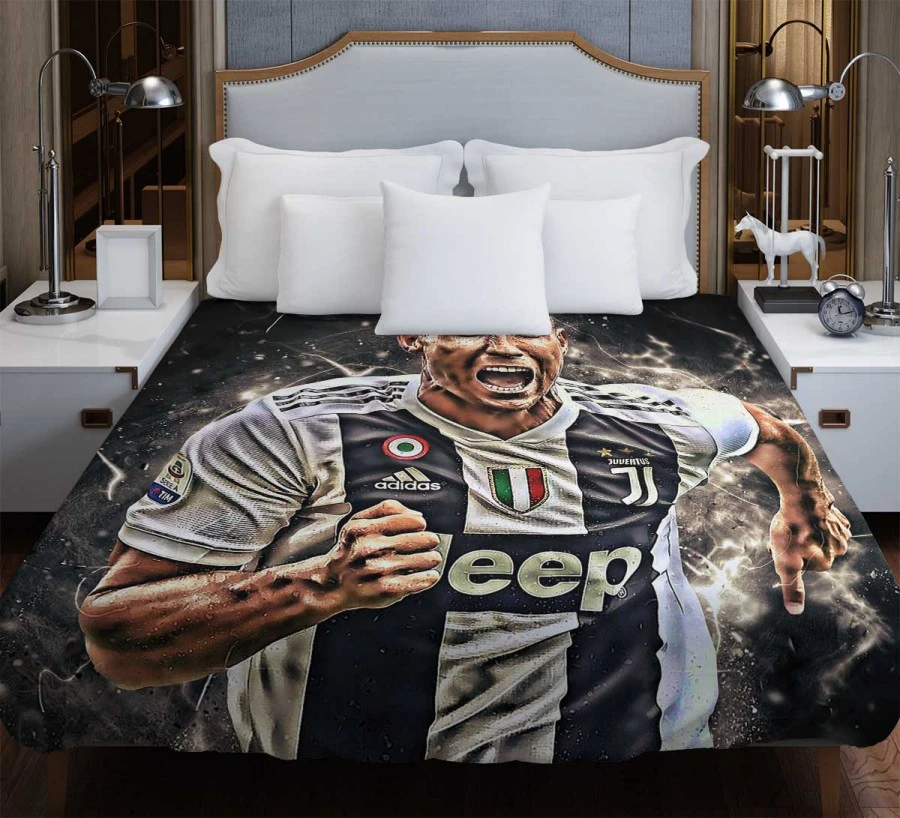 Cristiano Ronaldo Inspiring Juve Soccer Player Duvet Cover