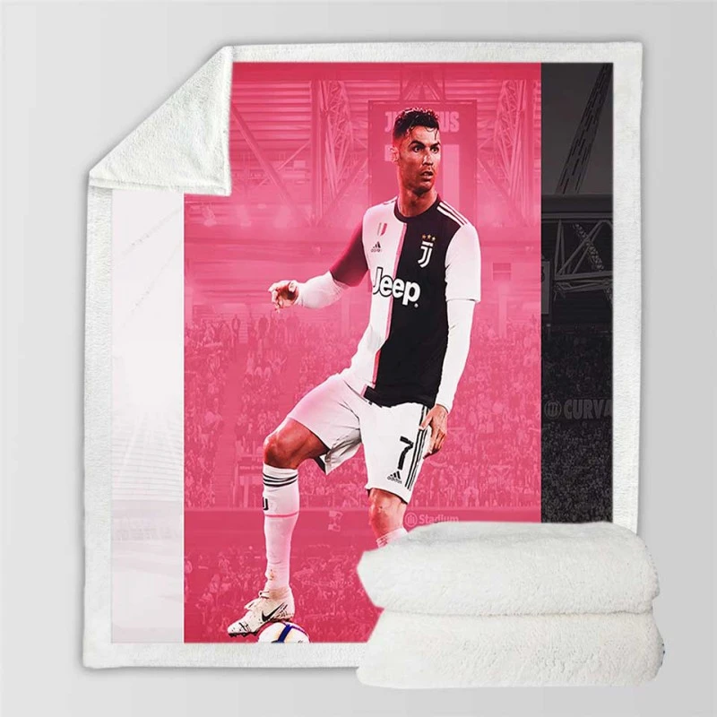 Cristiano Ronaldo in juventus Club Sherpa Fleece Blanket