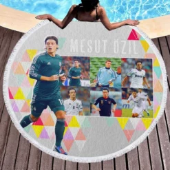 Encouraging Football Player Mesut Ozil Round Beach Towel 1