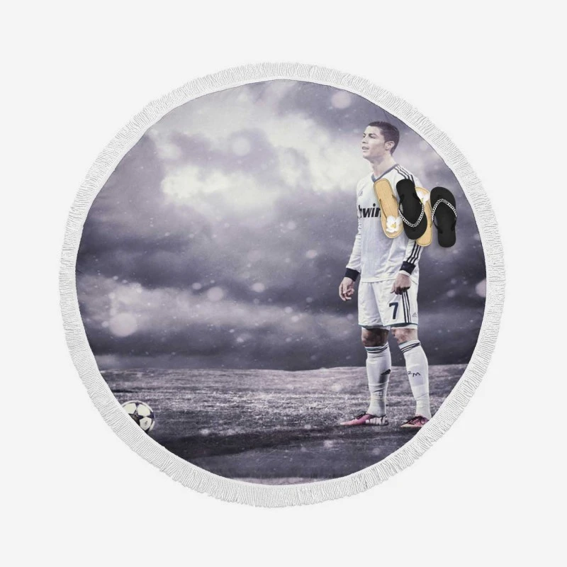 Enduring Real Madrid Cristiano Ronaldo Football Player Round Beach Towel