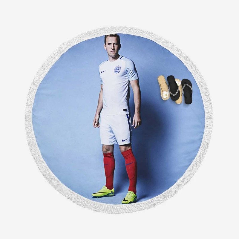 Energetic English Player Harry Kane Round Beach Towel