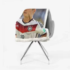 Enthusiastic German Sports Player Toni Kroos Sherpa Fleece Blanket 2