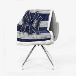 Excellent MLB Team New York Yankees Sherpa Fleece Blanket 2