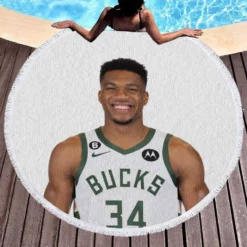 Exellelant Basketball Player Giannis Antetokounmpo Round Beach Towel 1