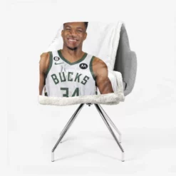 Exellelant Basketball Player Giannis Antetokounmpo Sherpa Fleece Blanket 2