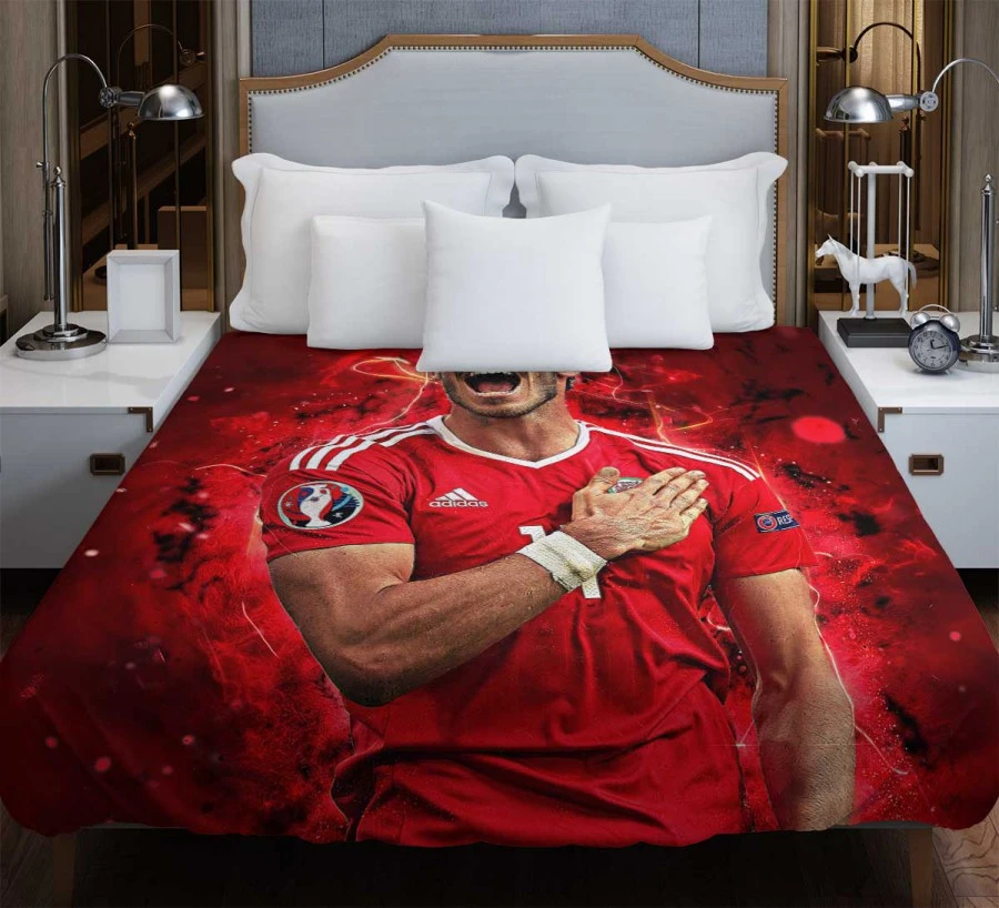 Gareth Frank Bale  Wales Soccer Player Duvet Cover