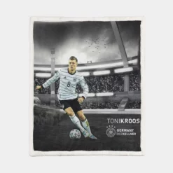 Germany Football Player Toni Kroos Sherpa Fleece Blanket 1