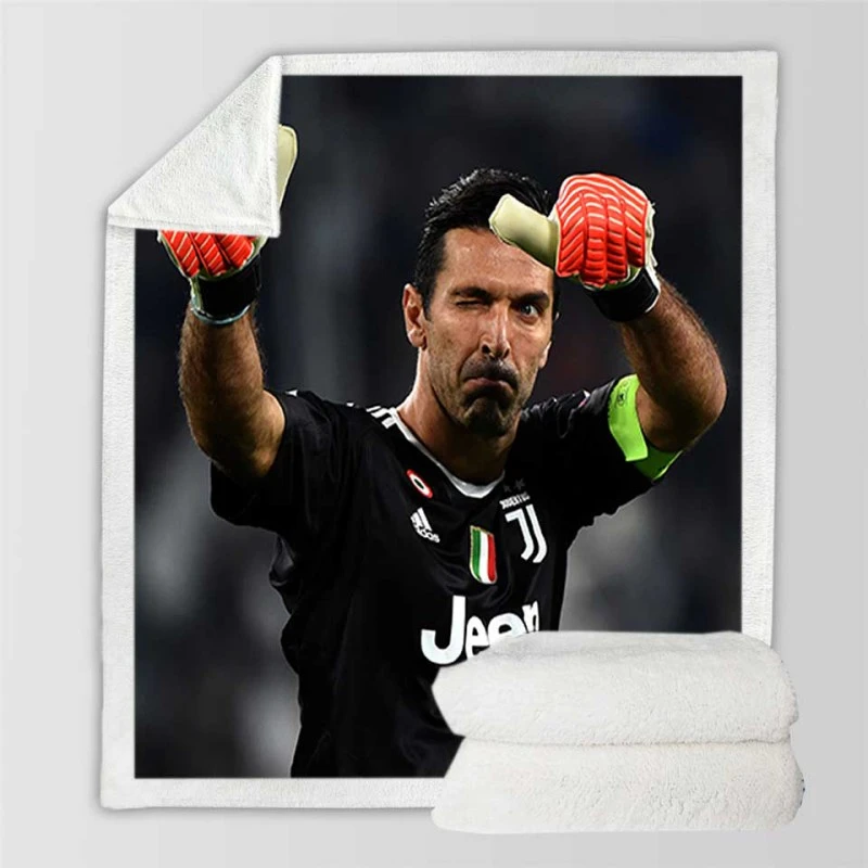 Gianluigi Buffon Excellent Juventus GoalKeeper Sherpa Fleece Blanket