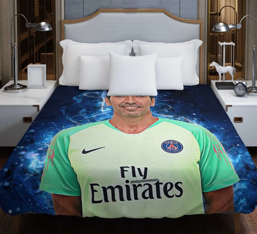 Gigi Buffon  Exellelant Goalkeeper in PSG Duvet Cover