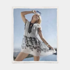 Maria Sharapova Energetic WTA Tennis Player Sherpa Fleece Blanket 1