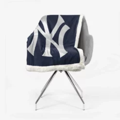 New York Yankees Graceful MLB Team Sherpa Fleece Blanket 2