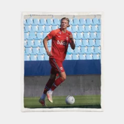 Norwegian Active Player Erling Haaland Sherpa Fleece Blanket 1