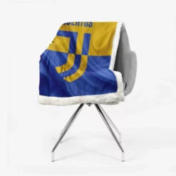 Outstanding Italian Soccer Club Juventus Logo Sherpa Fleece Blanket 2