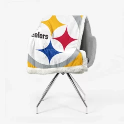 Pittsburgh Steelers Exciting NFL Club Sherpa Fleece Blanket 2